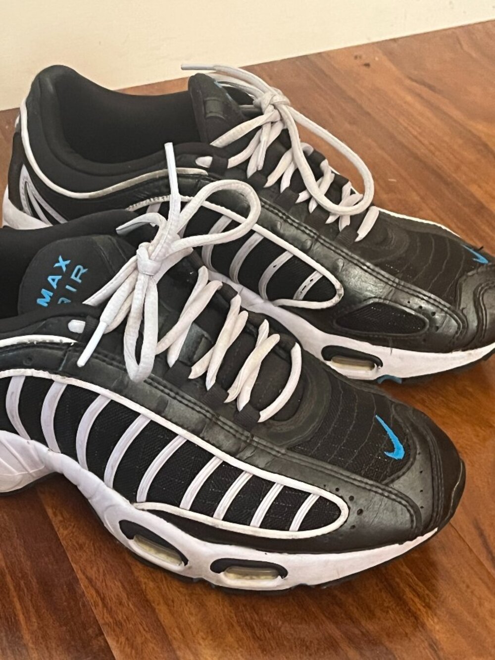 Nike Air Max Tailwind 4 Black and White - Women's Size 9.5